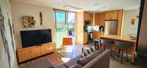 Raynolds Addition Apartment | Tranquil Townhome in Downtown Neighborhood