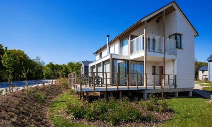 Froidchapelle Villa | Tranquil Villa for 8 Guests