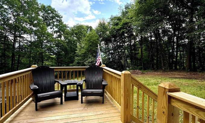 Altoona House | Tranquil views greet you at the front door of this home!