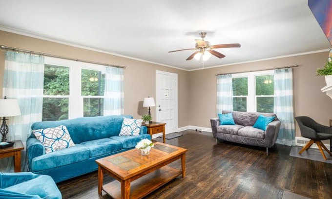 High Point House | Tranquility Cottage, Private Peaceful Surroundings Near Everything