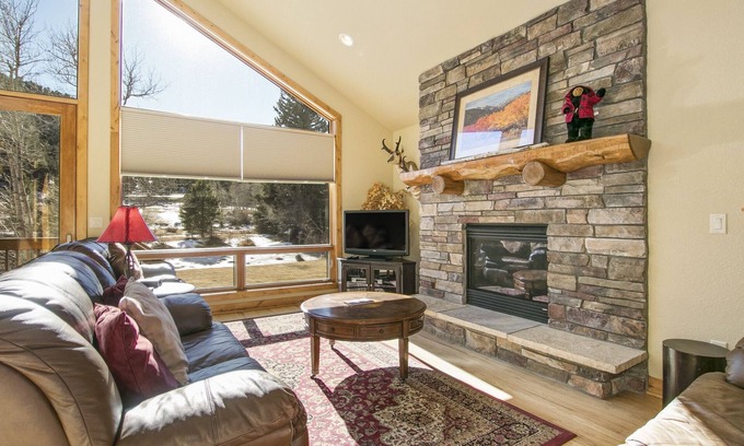 Estes Park House | Tranquility on the River Four – Mtn Lodge on Big Thompson River – 20-NCD0366