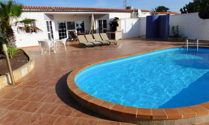 Bahia Calma Ski Chalet | Traumchalet with large sun terrace and private pool