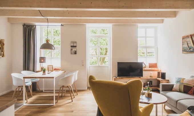 Upleward Apartment | Traumhafte Ferienwohnung in Direkter Nähe zum Meer und Wunderschönem Garten - Gulfhof Boomgaarden
