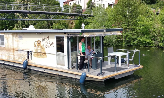 Havelsee House | Traumhaus auf dem Wasser – Modernisiertes Hausboot 13 x 4 m