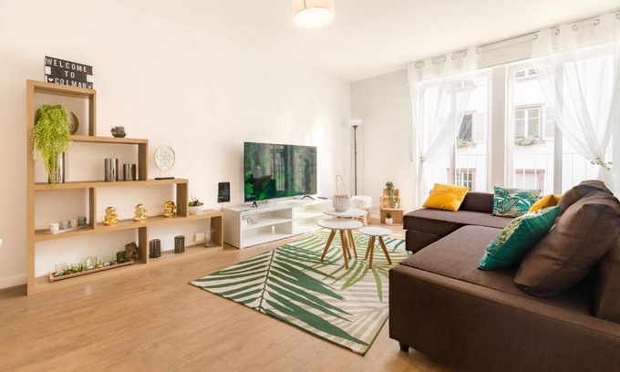 Old Town Apartment | Travel Homes -The Ecolier, 1min from Little Venice