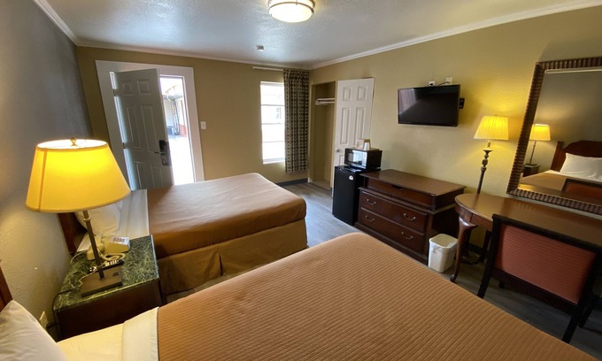 Ira Hotel | Travel Inn