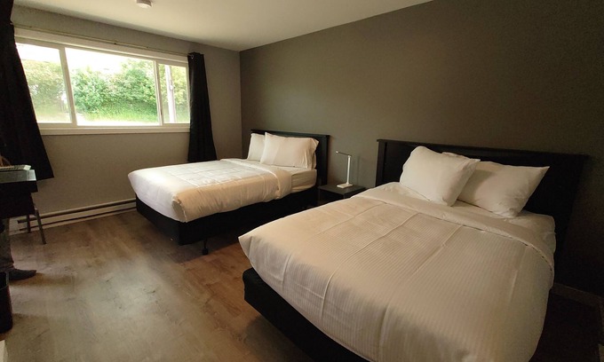 Kenora Hotel | Traveler's Inn