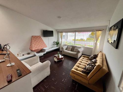 Fontibon House | travelers house 5 minutes close to the airport