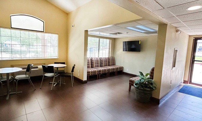 South Arlington Hotel | Travelodge by Wyndham Arlington/Dallas Area