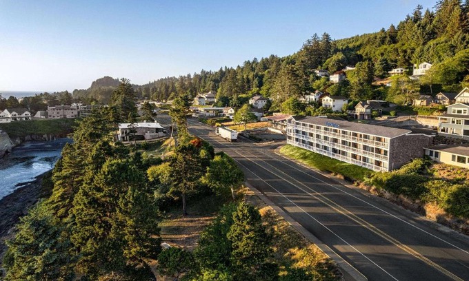 Depoe Bay Hotel | Travelodge by Wyndham Depoe Bay