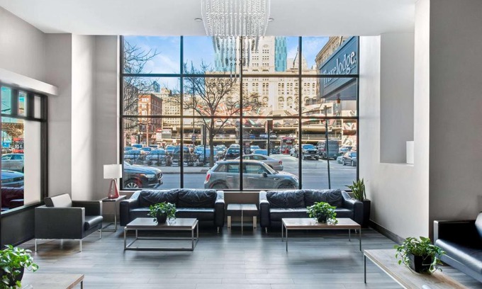 The Loop Hotel | Travelodge by Wyndham Downtown Chicago