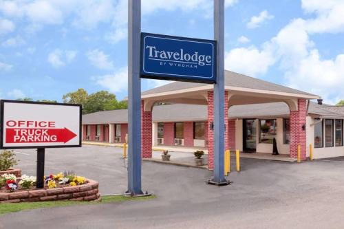 Jackson Hotel | Travelodge by Wyndham Jackson I-40 Exit 82