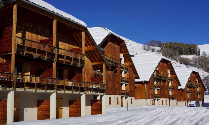 Saint-Jean-d'Arves Apartment | travelski home classic - La Fontaine du Roi
