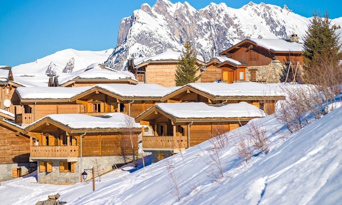 Valmeinier Ski Chalet | travelski home select - Chalets Le Grand Panorama 2 3 stars