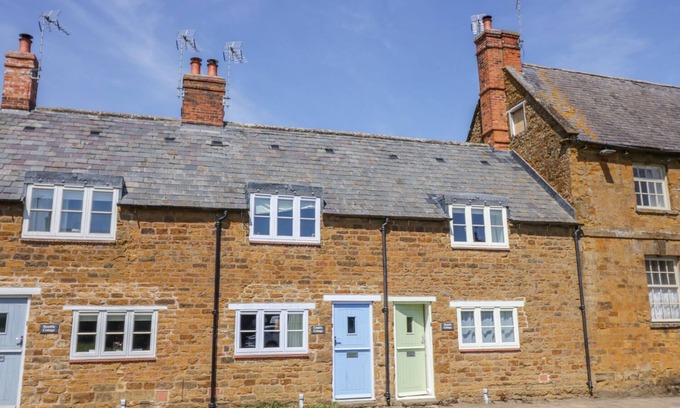 Sibford Gower Cottage | TREACLE COTTAGE, pet friendly, luxury holiday cottage in Tysoe