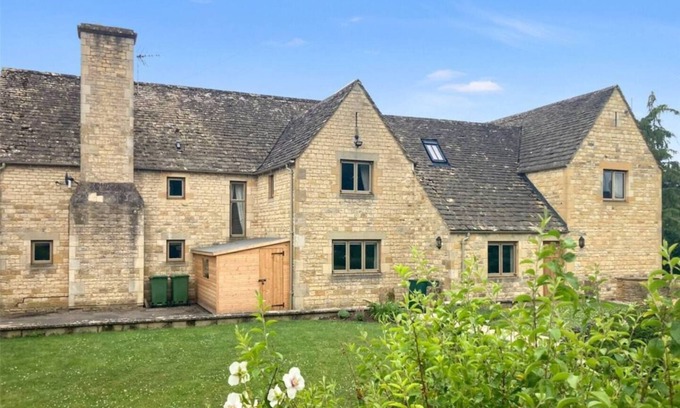Temple Guiting House | Tree Tops House