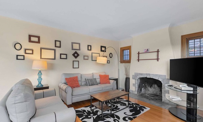 Wallingford Apartment | Treehouse Deck House at Green Lake