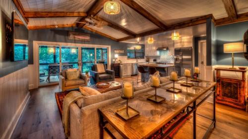 Blairsville House | Treehouse on the Lake