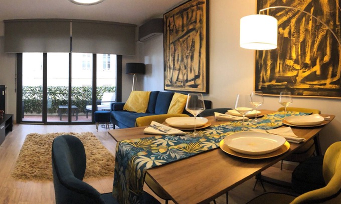 Riou - Petit Juas - Av de Grasse Apartment | Trendy 2 bedroom 2 bathroom apartment in the centre, A/C, private parking