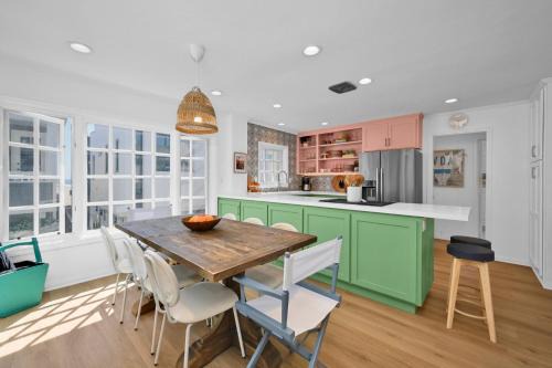Santa Ana Heights House | Trendy 3 Bedroom Home with Parking Steps to Beach