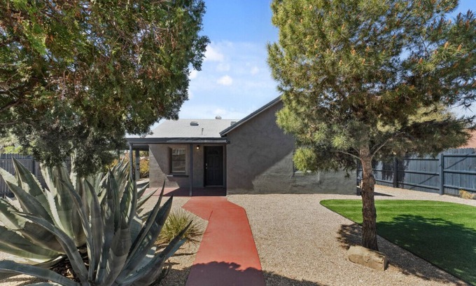 Peter Howell House | Trendy Downtown Tucson Casa