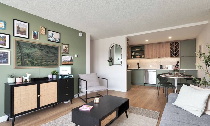 Kensington Condo | Trendy Kensington Condo - Fully Renovated !