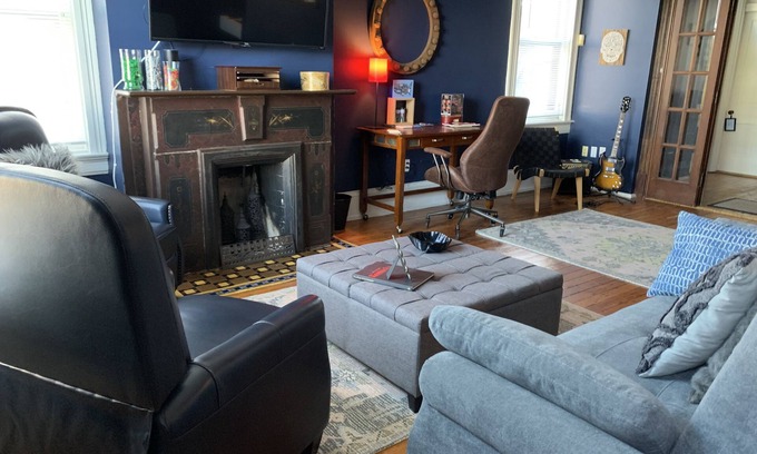 Covington House | Tres House - an experience, three floors high.