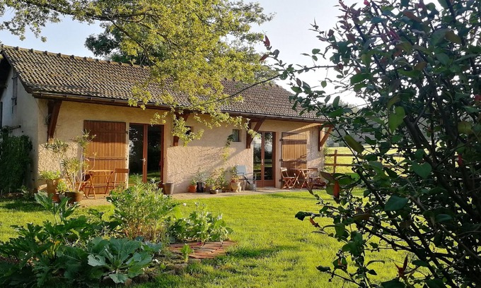 Viry Bed & Breakfast | Trip'n Touille guest house overlooking the Charolais bocages