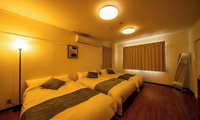 Minato Hotel | Triple room with private bathroom 211/Osaka Ōsaka