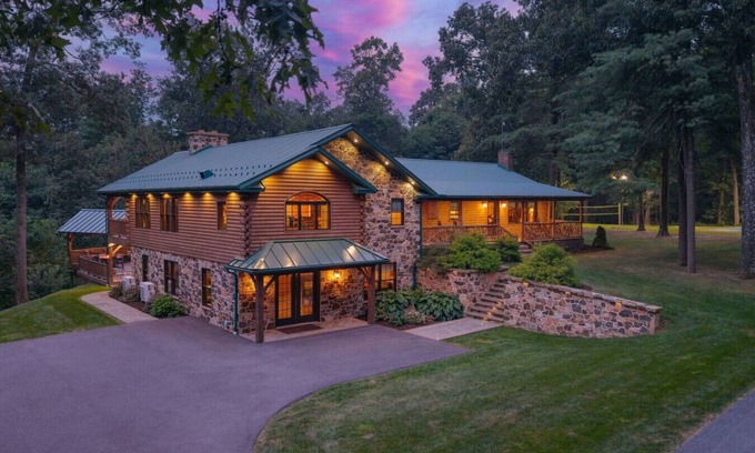 Elliottsburg Cabin | Trophy Whitetail Lodge