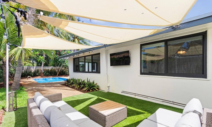 Boynton Beach House | Tropical Beach House!