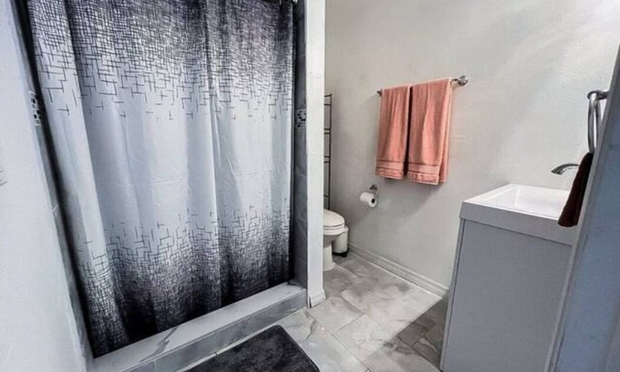 Port Richey Apartment | Tropical Escape Serene Haven with Outdoor Paradise