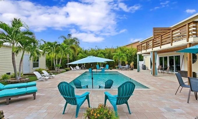 Whitney Beach Condo | Tropical Haven *B