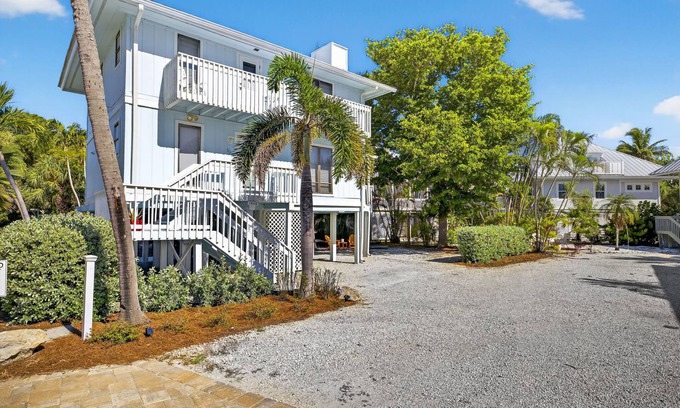 Captiva House | Tropical Island Home on Charming Captiva - Sunset Captiva 53