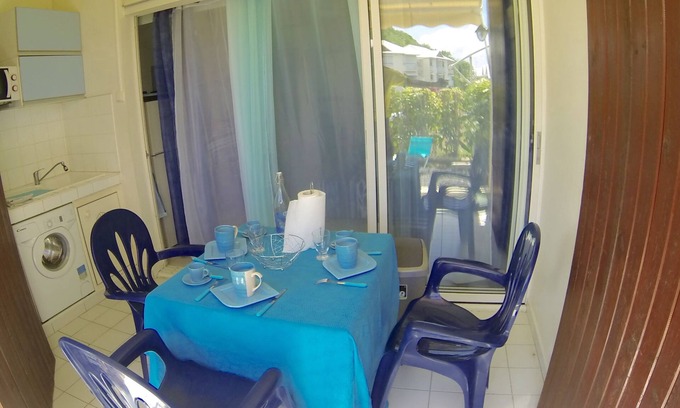 Morel Apartment | Tropical- MOLD THE OTHER-BORD