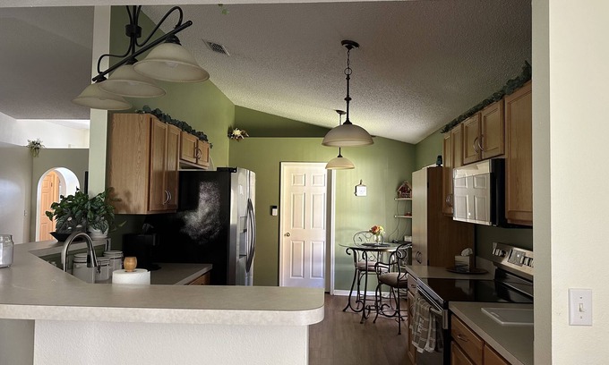 Port Malabar House | Tropical Oasis