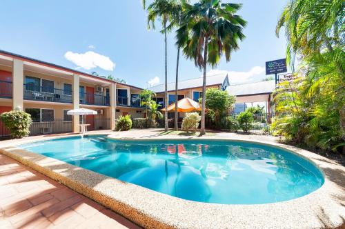 Cairns North Hotel | Tropical Queenslander