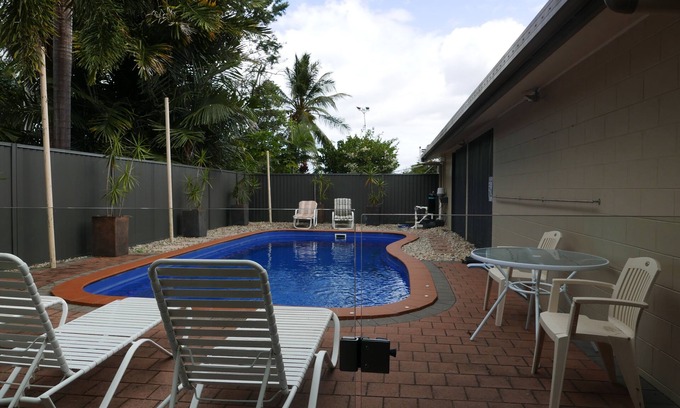 Manunda House | Tropical Retreat - Fully Firnished with Swimming Pool