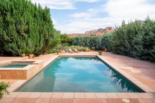 Oak Creek House | Tropiz del Norte - Historic Red Rock Estate withPool