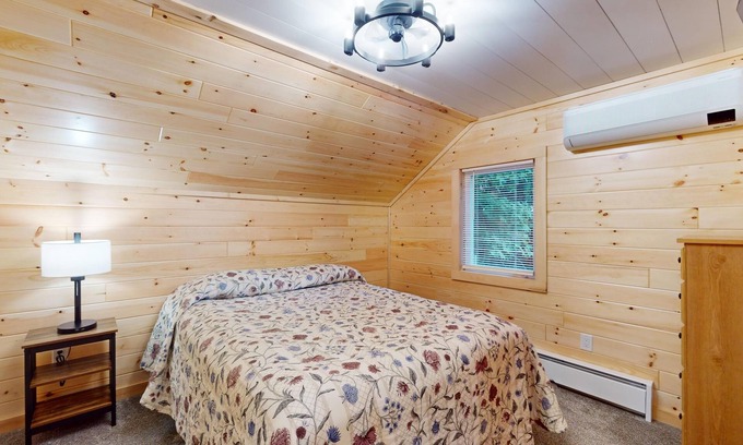 North Lake George Cabin | Trout House Village Resort
