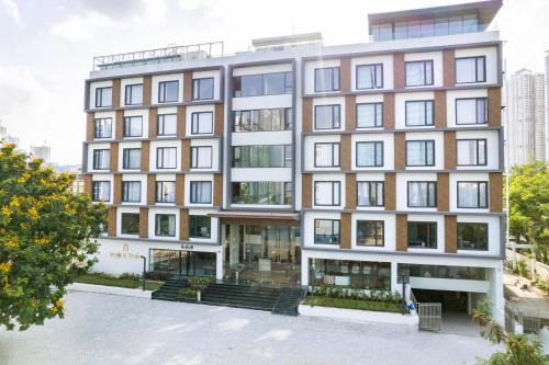 Nanakram Guda Hotel | Trunk and Trolley , A Luxury Boutique Hotel, Gachibowli, Hyderabad