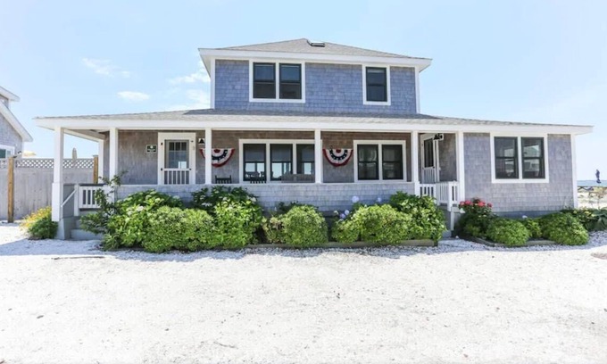 North Truro House | Truro Beachfront House For a Group!