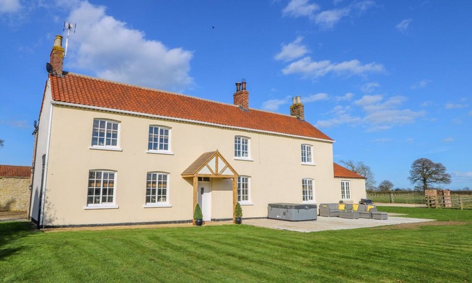 Scawton Cottage | TUFT HOUSE, family friendly, luxury holiday cottage in Hovingham