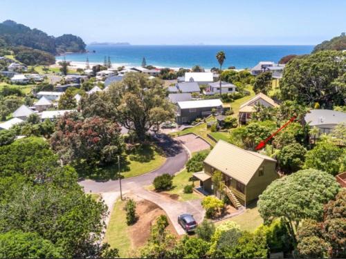 Onemana House | Tui's Grove - Onemana Holiday Home