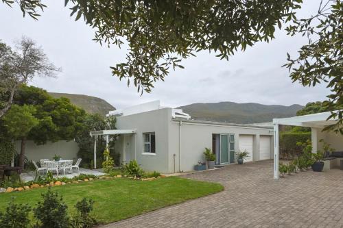 Fernkloof Apartment | Tuis en Tevrede - 1 Bedroom Flat