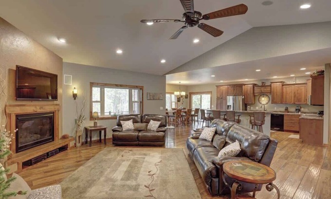 Deadwood House | Turkey Ridge Lodge - just outside of Deadwood!