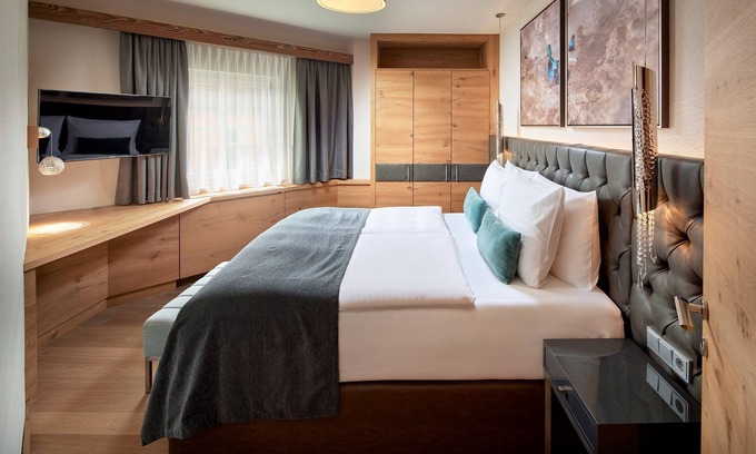 Roehrnbach House | TURM-SUITE deluxe - Wellness- & Sporthotel Jagdhof *