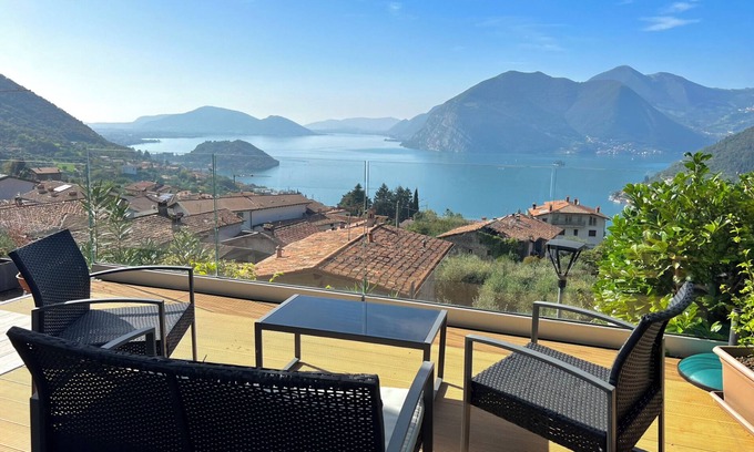 Sulzano Villa | Turquoise villa