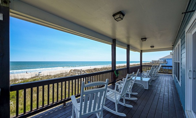Ocean Ridge House | Turtle’s Trove Oceanfront House in North Topsail Beach - 5 beds, 5.5 baths
