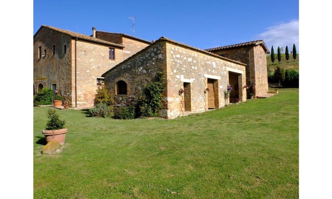 San Giovanni d'Asso Villa | TUSCANY : APPARTMENT IN VILLA WITH SHARED POOL